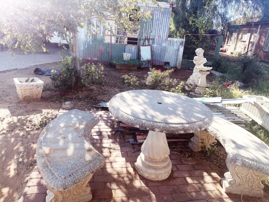 2 Bedroom Property for Sale in Lourierpark Free State